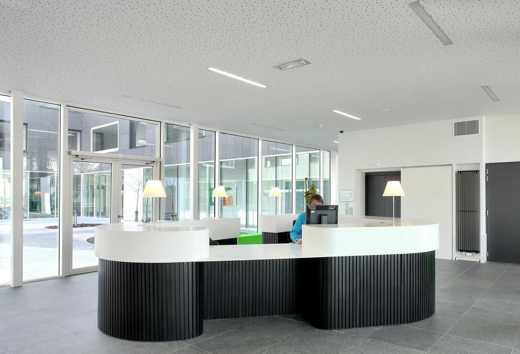 Hotel Middelpunt - Gratis Parking - Ontbijt Inbegrepen! Мідделкерке Екстер'єр фото